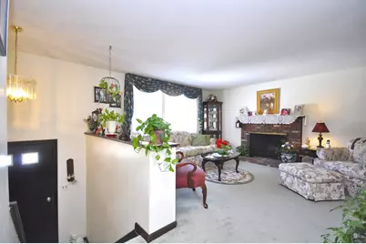 95 Amber Dr, East Bridgewater, MA 02333 - Photo 3