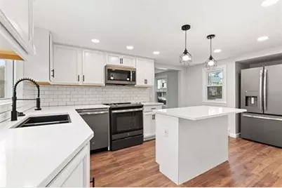 18 Wainwright Ave, Haverhill, MA 01835 - Photo 3