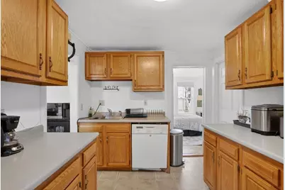 8-10 Willow St, Newton, MA 02459 - Photo 17