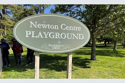 8-10 Willow St, Newton, MA 02459 - Photo 33