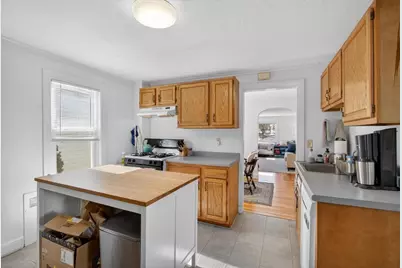 8-10 Willow St, Newton, MA 02459 - Photo 7