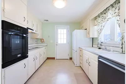 11 Lorraine Ter, Arlington, MA 02474 - Photo 7