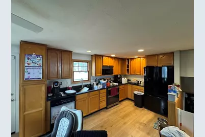 132 Commonwealth Ave, Lowell, MA 01852 - Photo 3
