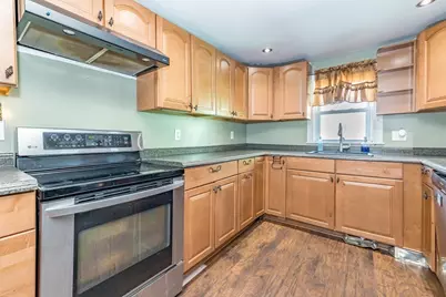 11 Fuller Rd, Billerica, MA 01821 - Photo 7