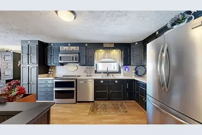 19 Marietta Ave, Shrewsbury, MA 01545 - Photo 5