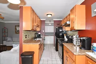 121 Regency Park Dr, Agawam, MA 01001 - Photo 13