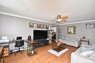 121 Regency Park Dr, Agawam, MA 01001 - Photo 9