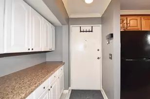 121 Regency Park Dr, Agawam, MA 01001 - Photo 21