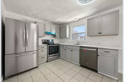 15 Crescent St #D, Lawrence, MA 01841 - Photo 3