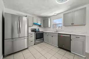 15 Crescent St, Lawrence, MA 01841 - Photo 3