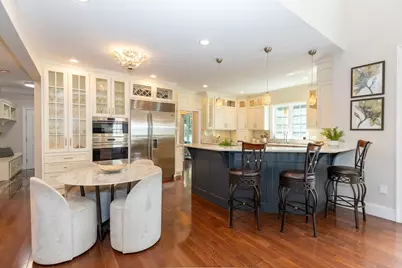 14 Sarah St, Burlington, MA 01803 - Photo 9