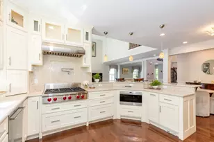 14 Sarah St, Burlington, MA 01803 - Photo 11