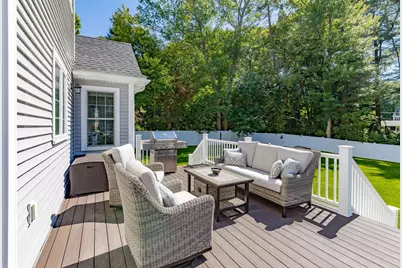 14 Sarah St, Burlington, MA 01803 - Photo 37