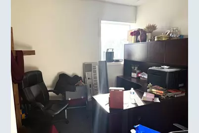 8 Bourbon St, Peabody, MA 01960 - Photo 5