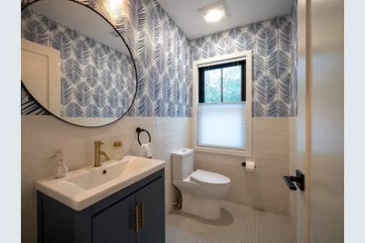 6 Nut Island Ave, Quincy, MA 02169 - Photo 17