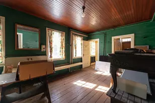 135 Wellesley St, Weston, MA 02493 - Photo 35