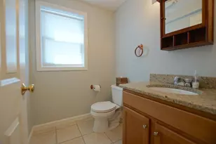13 Endicott St, Peabody, MA 01960 - Photo 9