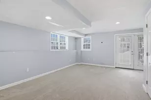 74 Felton St, Lowell, MA 01852 - Photo 33