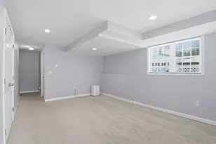 74 Felton St, Lowell, MA 01852 - Photo 35