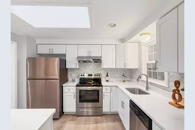 10 Thoreau Rd, Northborough, MA 01532 - Photo 9