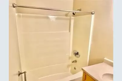 4700 N Main St #3E, Fall River, MA 02720 - Photo 5