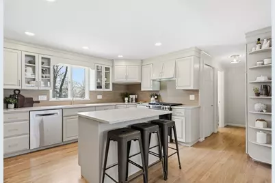 59 Lawrence Dr, Longmeadow, MA 01106 - Photo 5