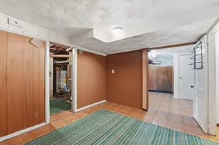 744 Bradley Rd, Springfield, MA 01109 - Photo 31