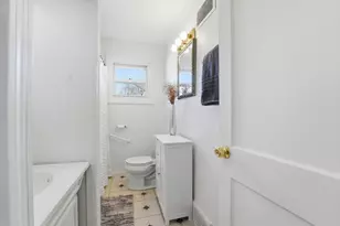 744 Bradley Rd, Springfield, MA 01109 - Photo 25