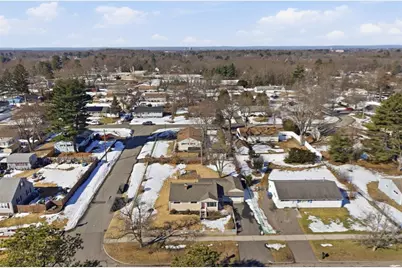 744 Bradley Rd, Springfield, MA 01109 - Photo 37