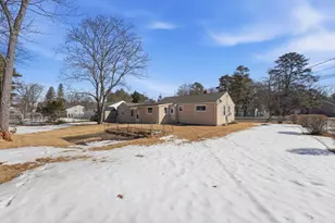 744 Bradley Rd, Springfield, MA 01109 - Photo 41