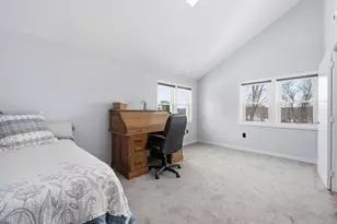 8 Russell Dr, Salem, MA 01970 - Photo 17