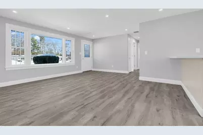 95 Lisa Ann Dr, Bellingham, MA 02019 - Photo 5