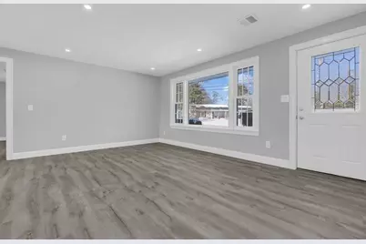 95 Lisa Ann Dr, Bellingham, MA 02019 - Photo 3