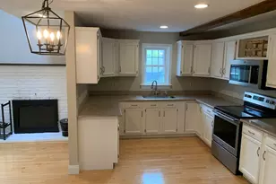 68 Temple St, Newburyport, MA 01950 - Photo 9