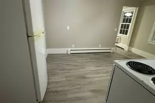 388 E Merrimack St, Lowell, MA 01852 - Photo 7