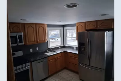 34 Brigham Ave, Marlborough, MA 01752 - Photo 3