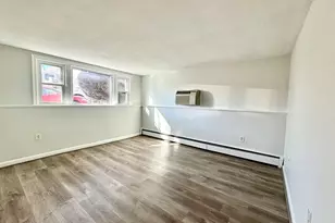 206 High St, Waltham, MA 02453 - Photo 3