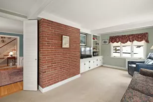 35 Longfellow Rd, Reading, MA 01867 - Photo 9