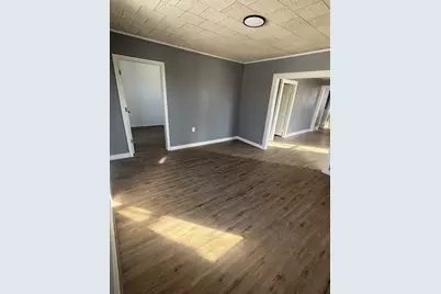 12 Cushing St #B, North Brookfield, MA 01535 - Photo 5