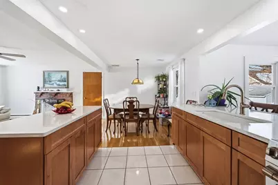 11 Hillcrest Ave, Brockton, MA 02301 - Photo 3