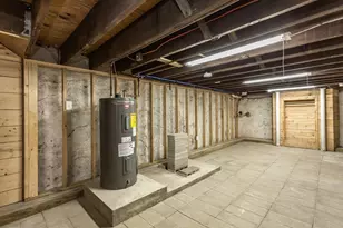 521 Kempton St, New Bedford, MA 02740 - Photo 13