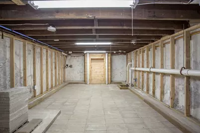 521 Kempton St, New Bedford, MA 02740 - Photo 15