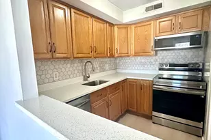 114 Oak Ln, Brockton, MA 02301 - Photo 7