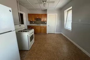 127 Court St, Plymouth, MA 02360 - Photo 3