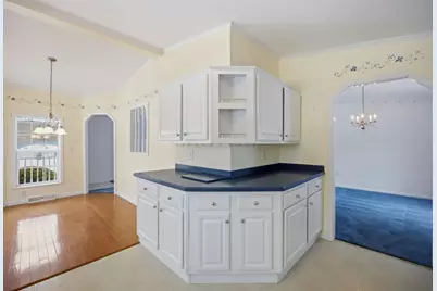 402 Blueberry Cir, Middleborough, MA 02346 - Photo 9