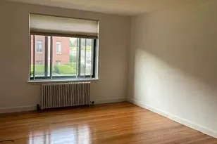 8 Ashland St, Worcester, MA 01609 - Photo 3