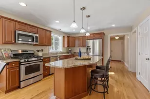 47 Longview Cir, Ayer, MA 01432 - Photo 3