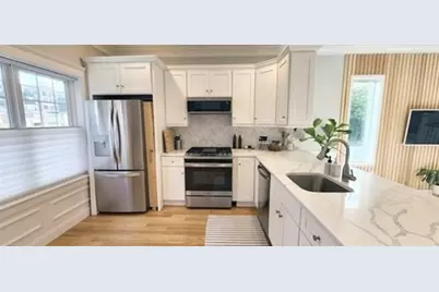 16 Common St #5, Waltham, MA 02451 - Photo 3