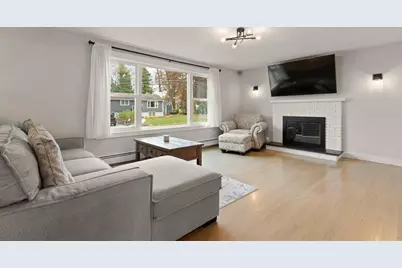 12 Pinecroft Ave, Holden, MA 01520 - Photo 3