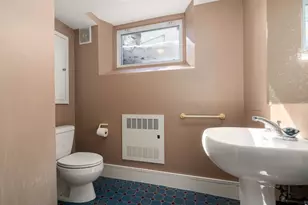 105 Babcock St, Brookline, MA 02446 - Photo 25